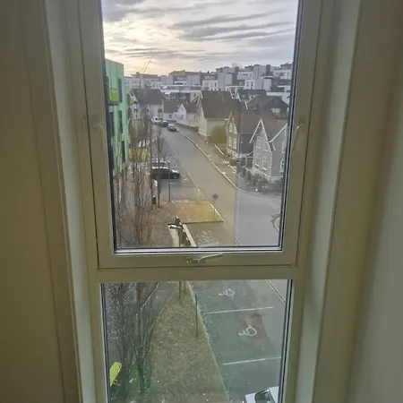 Single Room-studio With Kitchenette, Private Bathroom Apartamento *